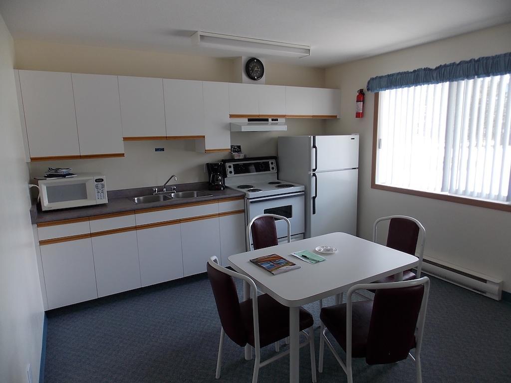 Blue River Motel Room photo