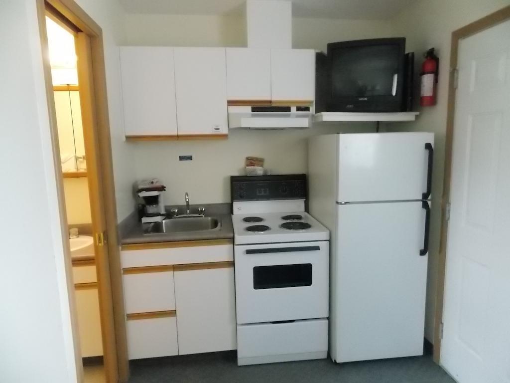 Blue River Motel Room photo