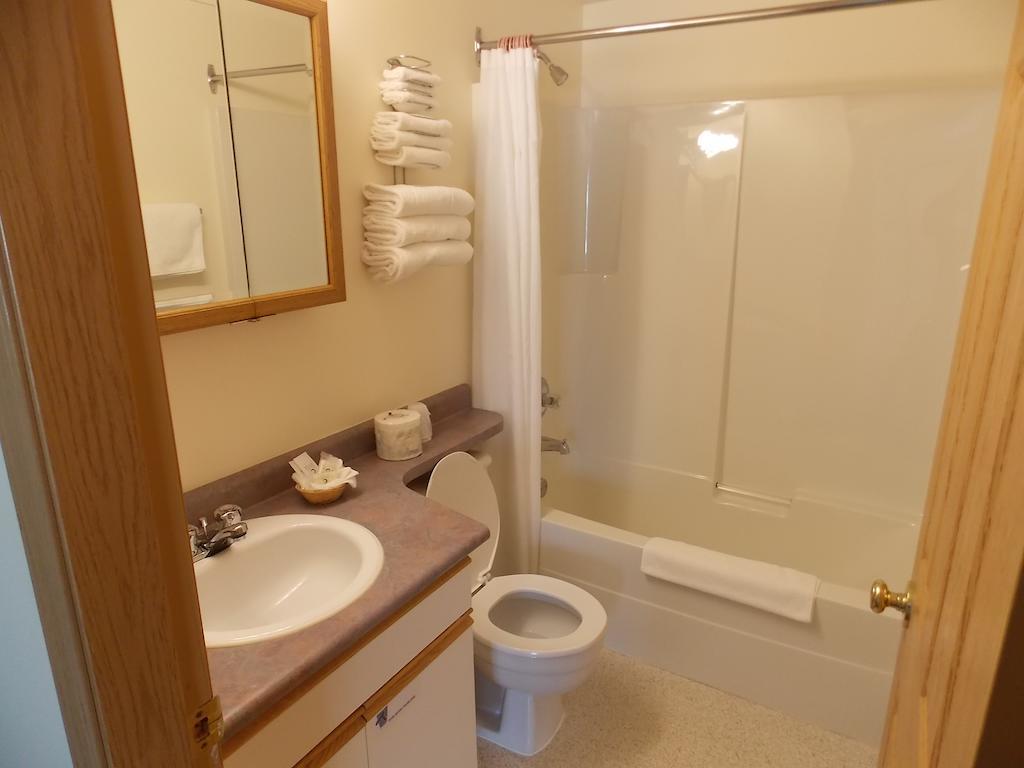 Blue River Motel Room photo